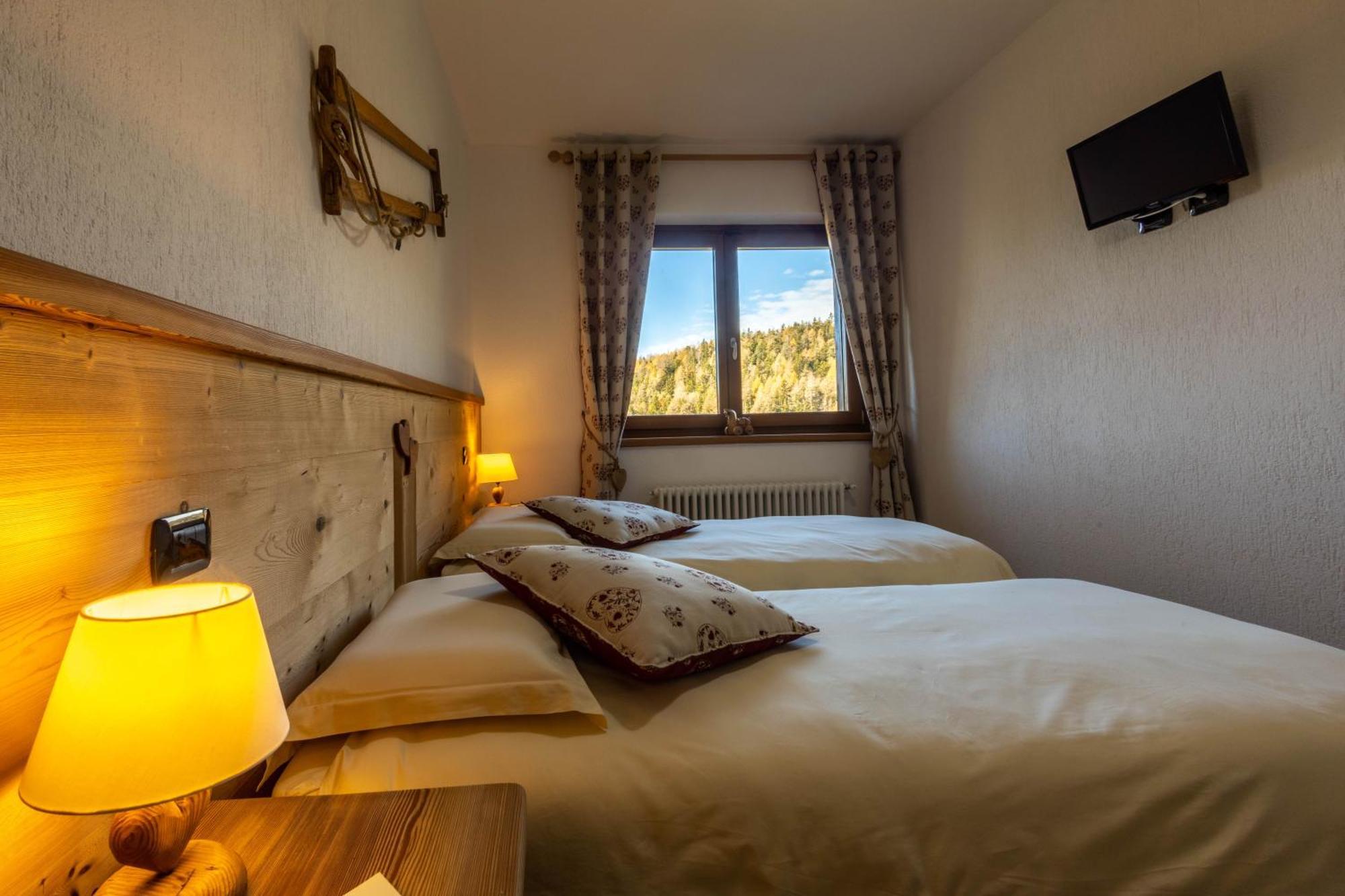Le Coin Des Melezes - Nature & Trek - Camere In Baita Di Montagna Брюссон Экстерьер фото